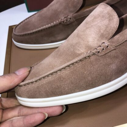 Hermès couple's apricot brown high-end classic loafers - Image 7