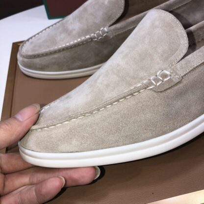 Hermès couple's gray apricot high-end classic loafers - Image 7