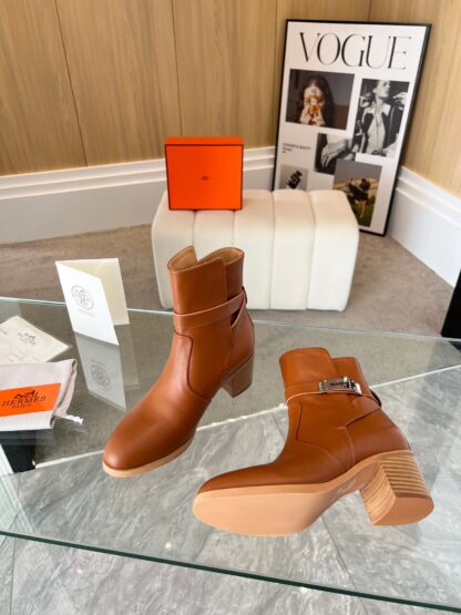 Hermes dark brown classic kelly buckle knight boots - Image 7
