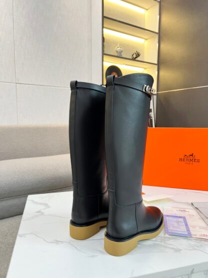 Hermès black classic kelly buckle knight boots - Image 6