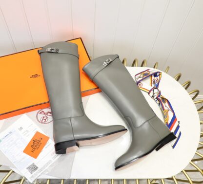 Hermès Grey Classic Kelly Buckle Biker Boots - Image 7
