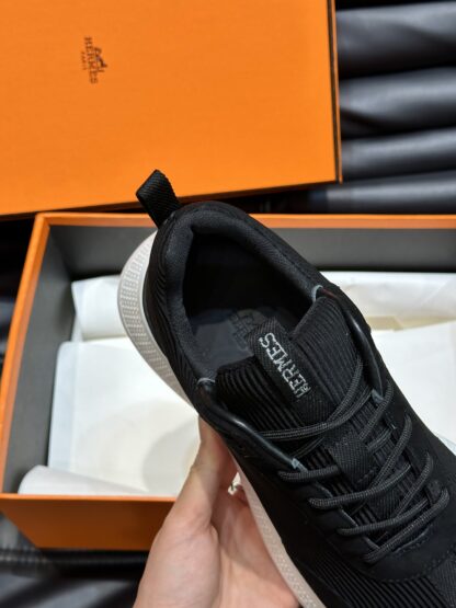 Hermes men's black and white breathable fashion casual sports shoes - Image 7