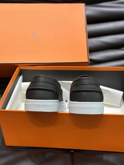 Hermès classic men's black soft and durable casual loafers - Image 7