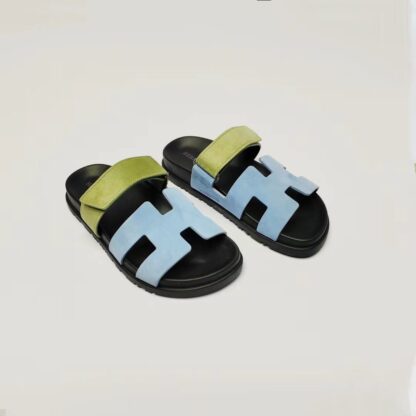 Hermès couple's blue-green woven slippers - Image 7