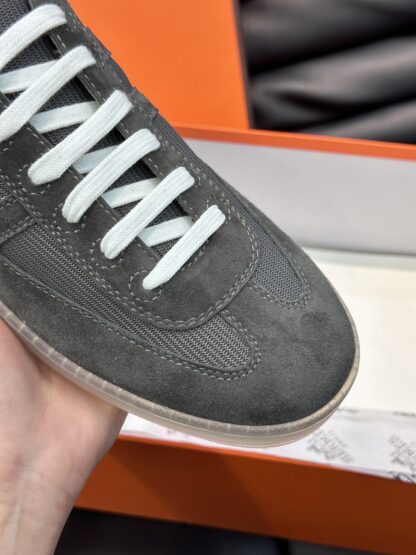 Hermès Men's Soft Lightweight Off-White Low-Top Casual Sneakers - Image 7