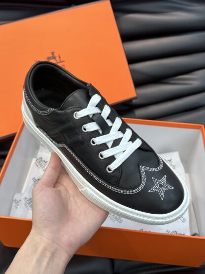 Hermes men's comfortable cowhide black and white low-top casual sneakers - Image 7