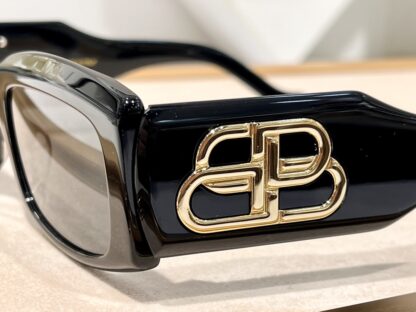 Balenciaga fashion sunglasses - Image 7