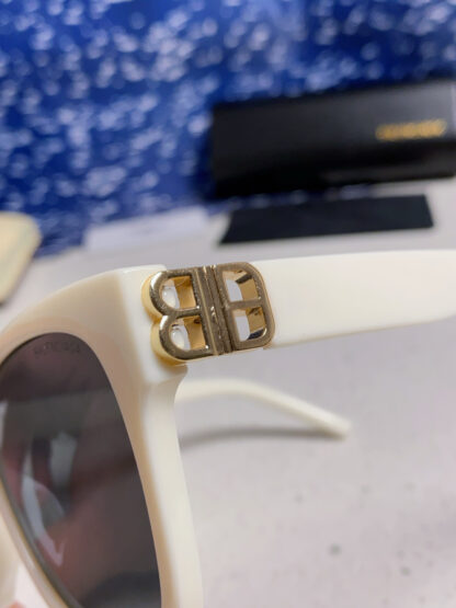 Balenciaga fashion sunglasses - Image 8