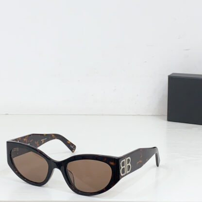 Balenciaga fashion sunglasses - Image 7