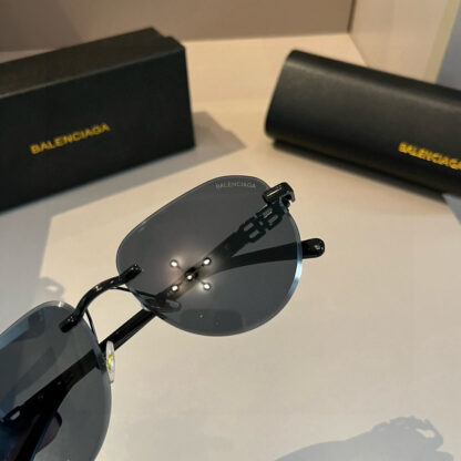 Balenciaga fashion sunglasses - Image 7