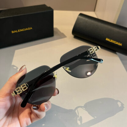 Balenciaga fashion sunglasses - Image 7