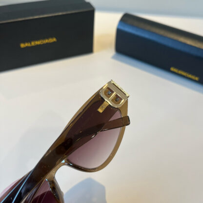 Balenciaga fashion sunglasses - Image 7
