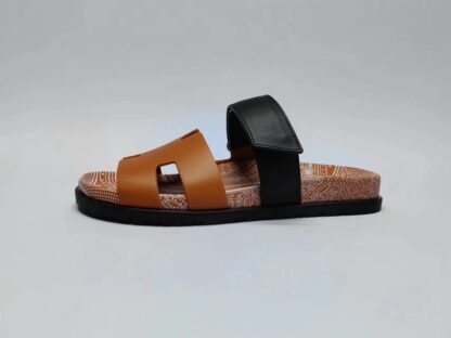 Hermès classic brown and black couple woven slippers - Image 3