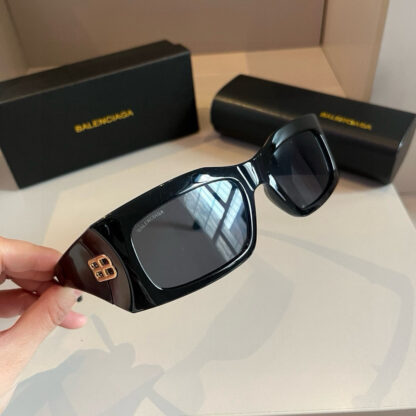Balenciaga fashion sunglasses - Image 8