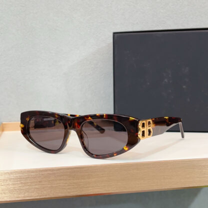Balenciaga fashion sunglasses - Image 7