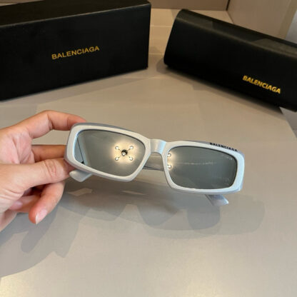 Balenciaga fashion sunglasses - Image 7