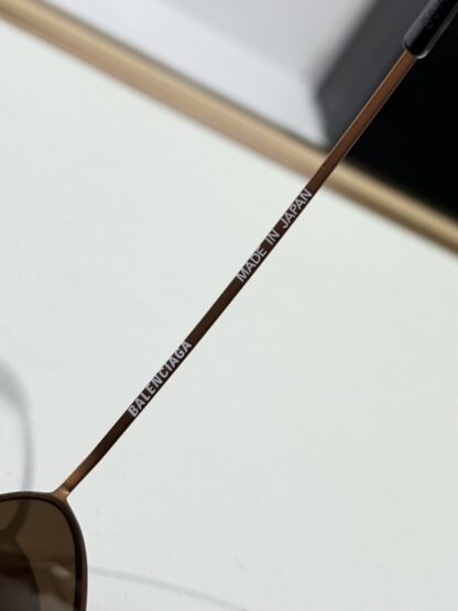 Balenciaga fashion sunglasses - Image 7