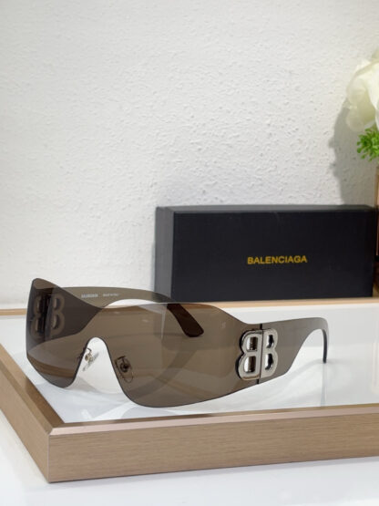 Balenciaga fashion sunglasses - Image 7