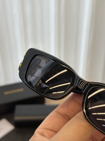 Balenciaga fashion sunglasses - Image 7