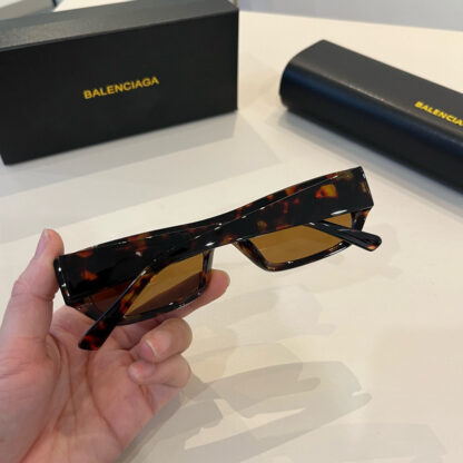 Balenciaga fashion sunglasses - Image 8