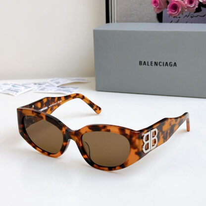 Balenciaga fashion sunglasses - Image 7