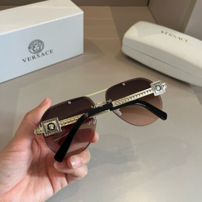 Versace fashion trend sunglasses - Image 7