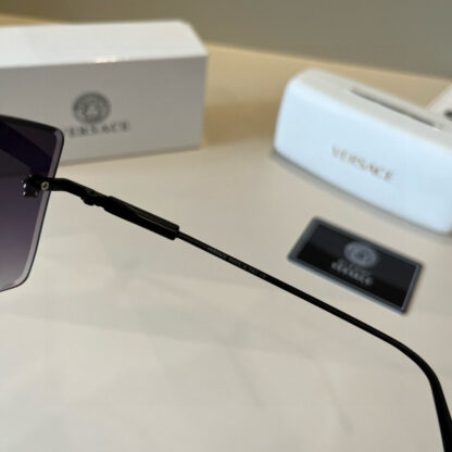 Versace fashion trend sunglasses - Image 7