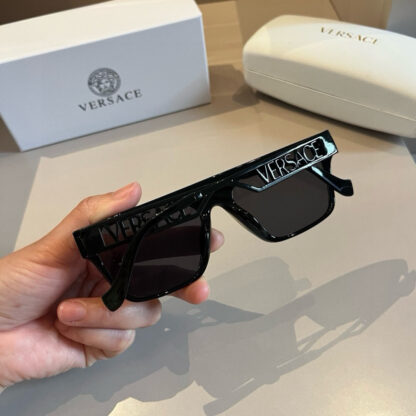 Versace fashion trend sunglasses - Image 7