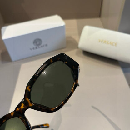 Versace fashion trend sunglasses - Image 7