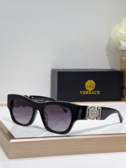 Versace fashion trend sunglasses - Image 7