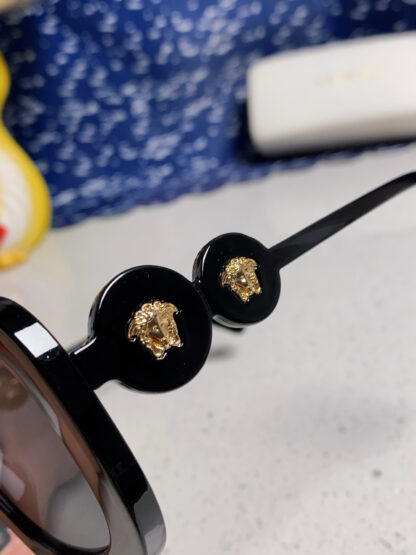 Versace fashion trend sunglasses - Image 8