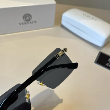 Versace fashion trend sunglasses - Image 7