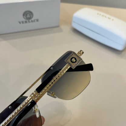 Versace fashion trend sunglasses - Image 8