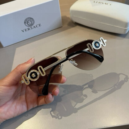 Versace fashion trend sunglasses - Image 7