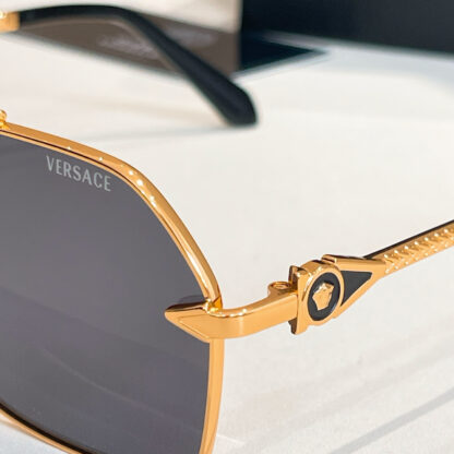 Versace fashion trend sunglasses - Image 7