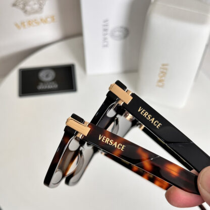 Versace fashion trend sunglasses - Image 7