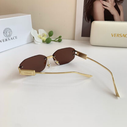 Versace fashion trend sunglasses - Image 7