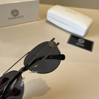 Versace fashion trend sunglasses - Image 7