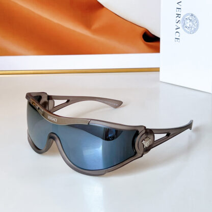 Versace fashion trend sunglasses - Image 7