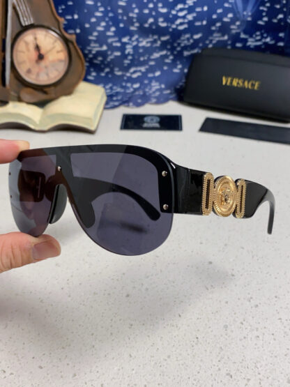 Versace fashion trend sunglasses - Image 8
