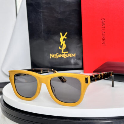 Yves Saint Laurent fashion sunglasses - Image 6