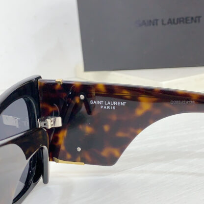 Yves Saint Laurent fashion sunglasses - Image 7