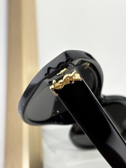 Yves Saint Laurent fashion sunglasses - Image 7