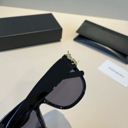 Yves Saint Laurent fashion sunglasses - Image 7