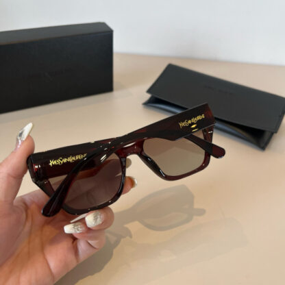Yves Saint Laurent fashion sunglasses - Image 6