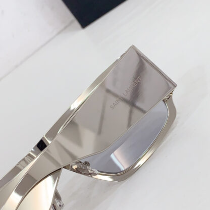 Yves Saint Laurent fashion sunglasses - Image 7