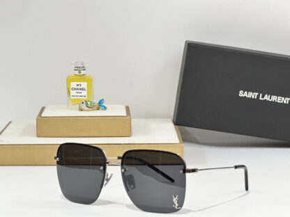 Yves Saint Laurent fashion sunglasses - Image 7