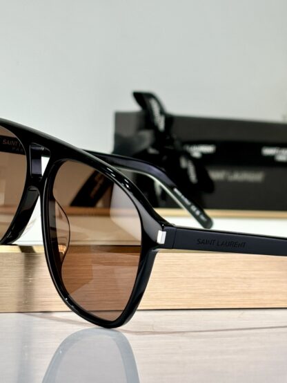 Yves Saint Laurent fashion sunglasses - Image 7