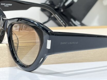 Yves Saint Laurent fashion sunglasses - Image 7