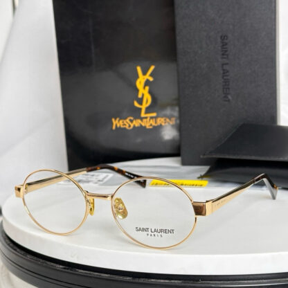 Yves Saint Laurent fashion sunglasses - Image 6